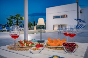 Outdoor dining - Villa 'Sikelia' with Private Pool, Wi-Fi and Air Conditioning (Alcamo)