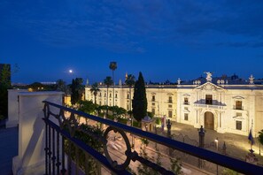 Property grounds - Super luxury duplex with jacuzzi and private parking (Sevilla)