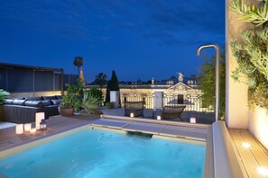 Pool - Super luxury duplex with jacuzzi and private parking (Sevilla)