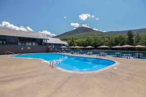 Indoor pool, a heated pool - Double Unit- EV Charger- Hot Tub (Lincoln)