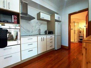 Micro-ondas, fogão, cooktop