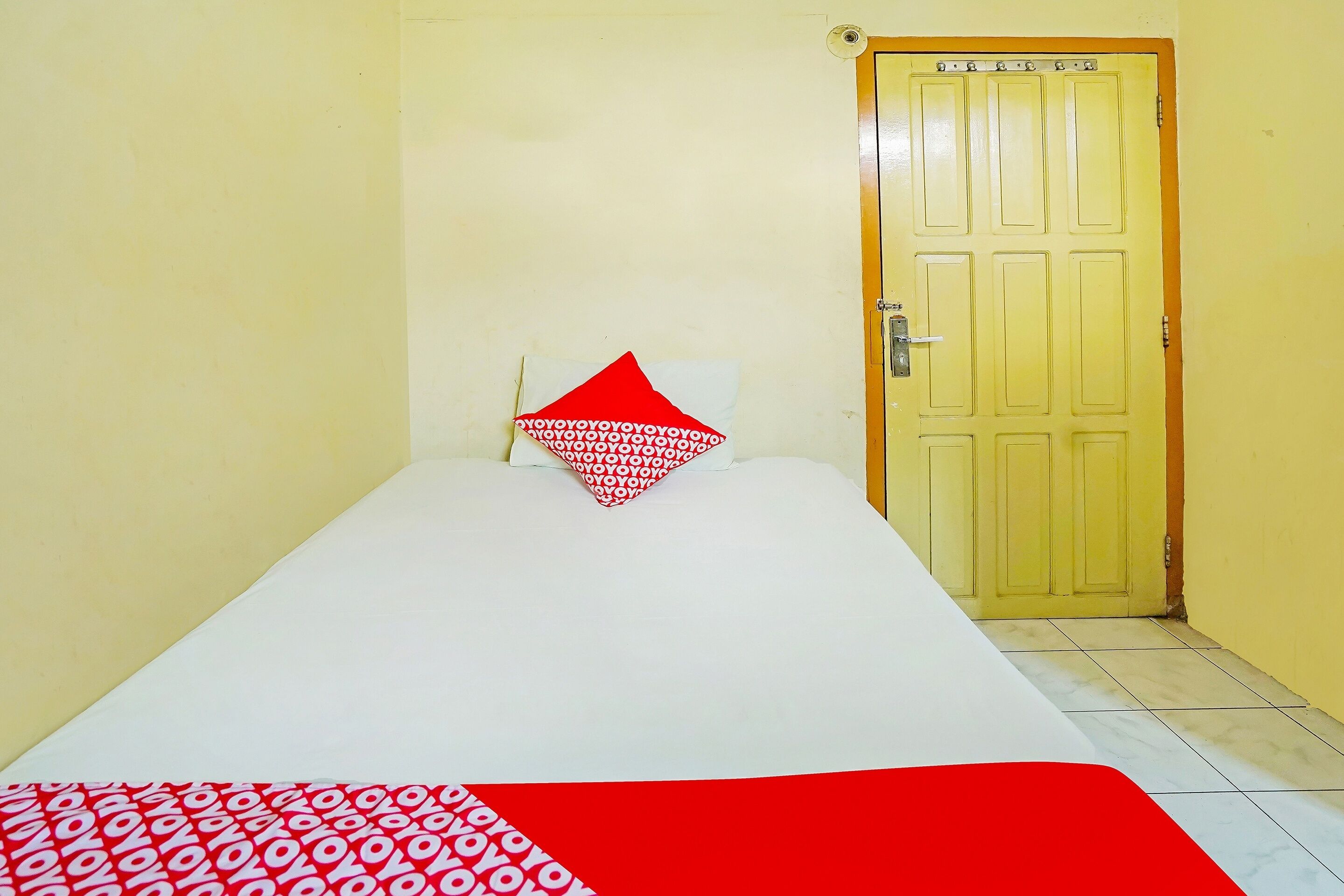 Photo - OYO 90390 Hotel Rd PremiumNearRSUD Station