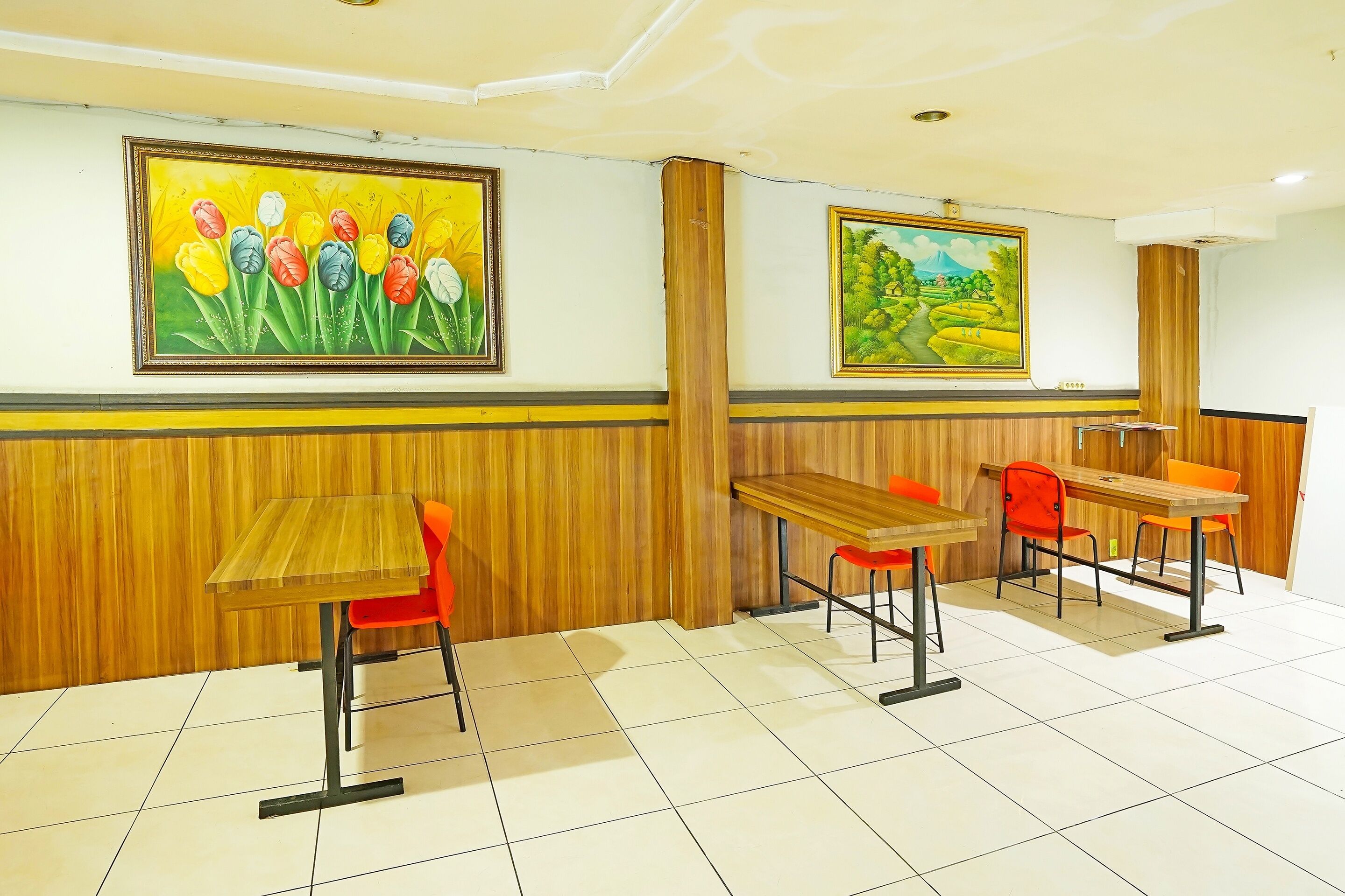 Photo - OYO 90390 Hotel Rd PremiumNearRSUD Station