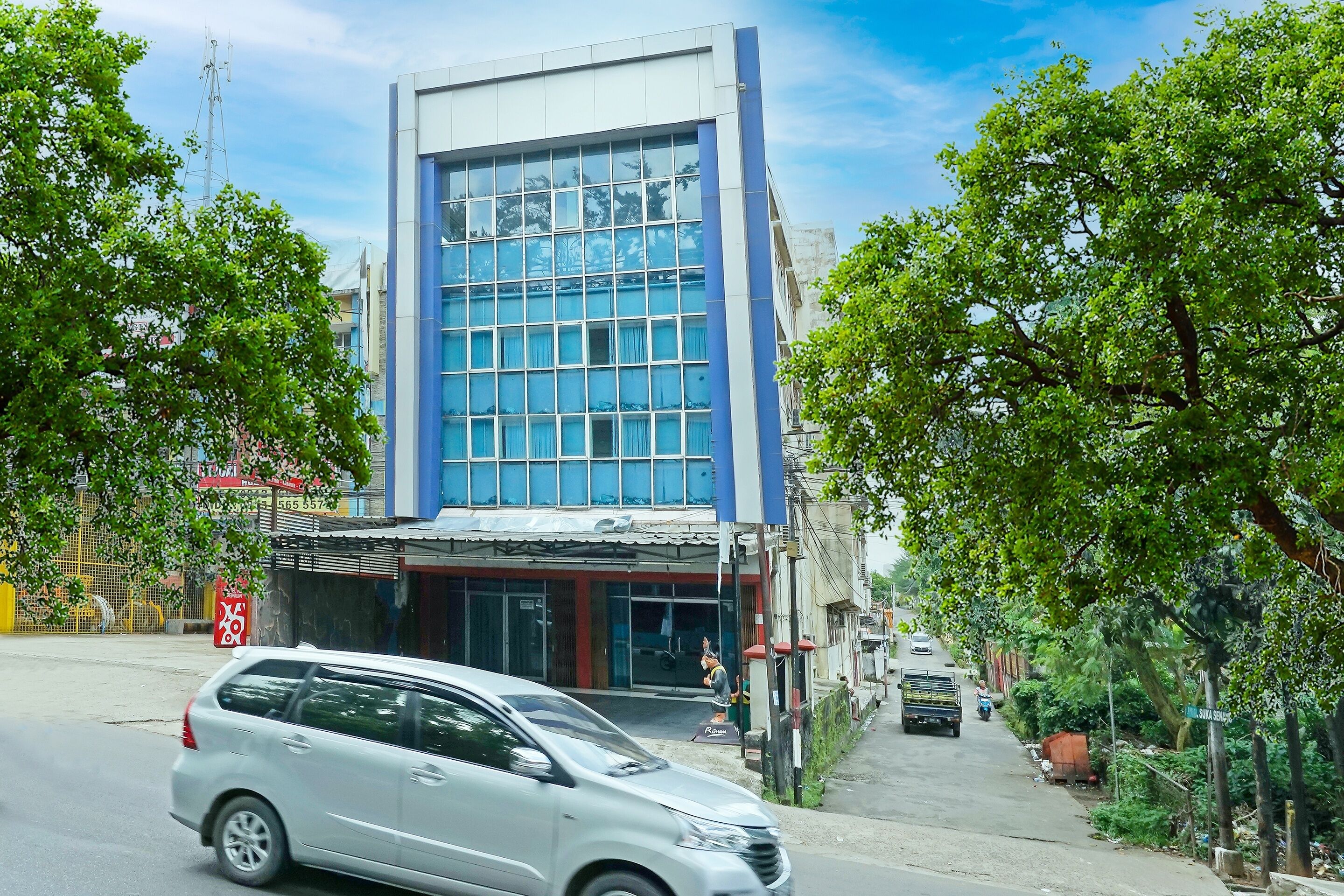 Photo - OYO 90390 Hotel Rd PremiumNearRSUD Station