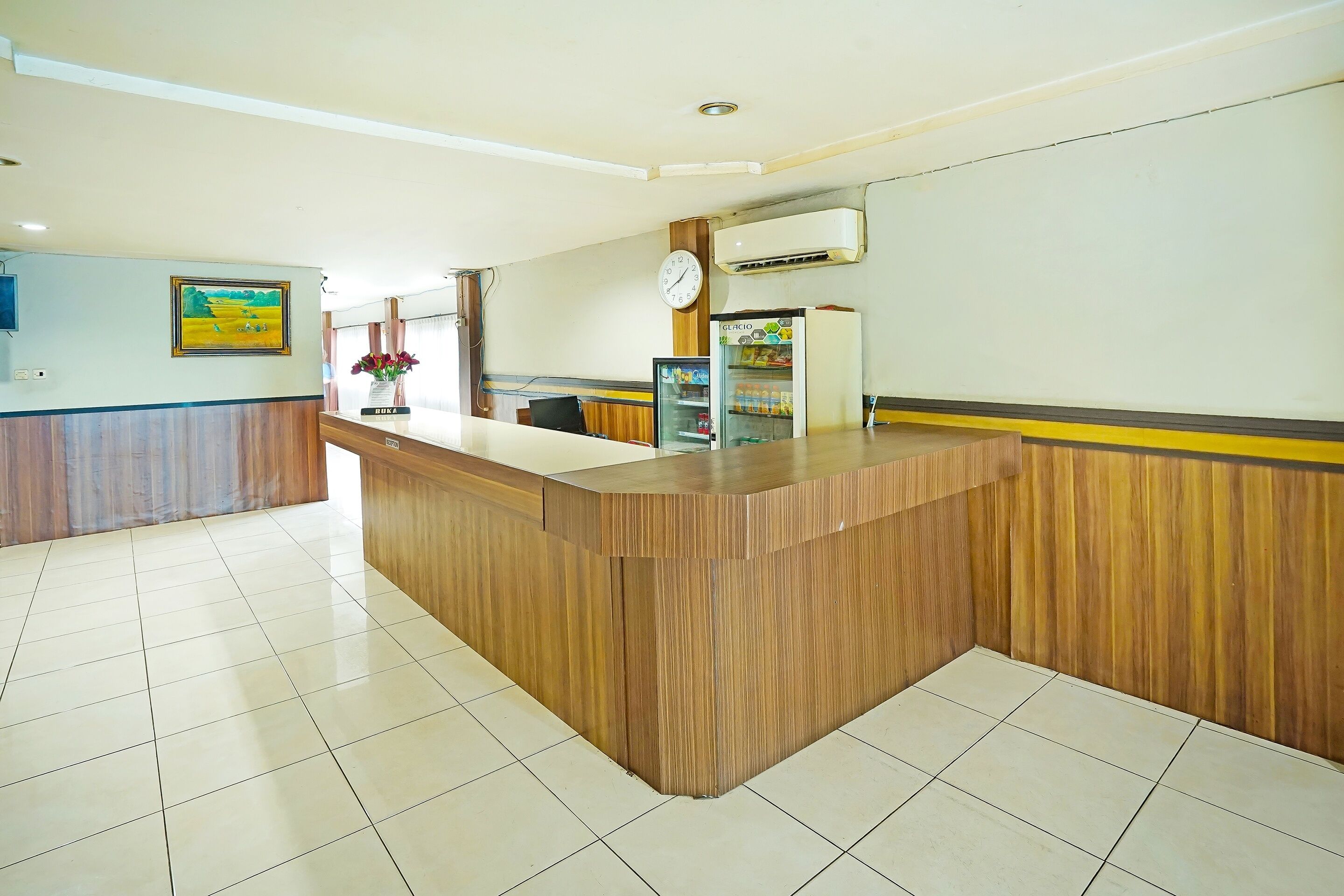 Photo - OYO 90390 Hotel Rd PremiumNearRSUD Station