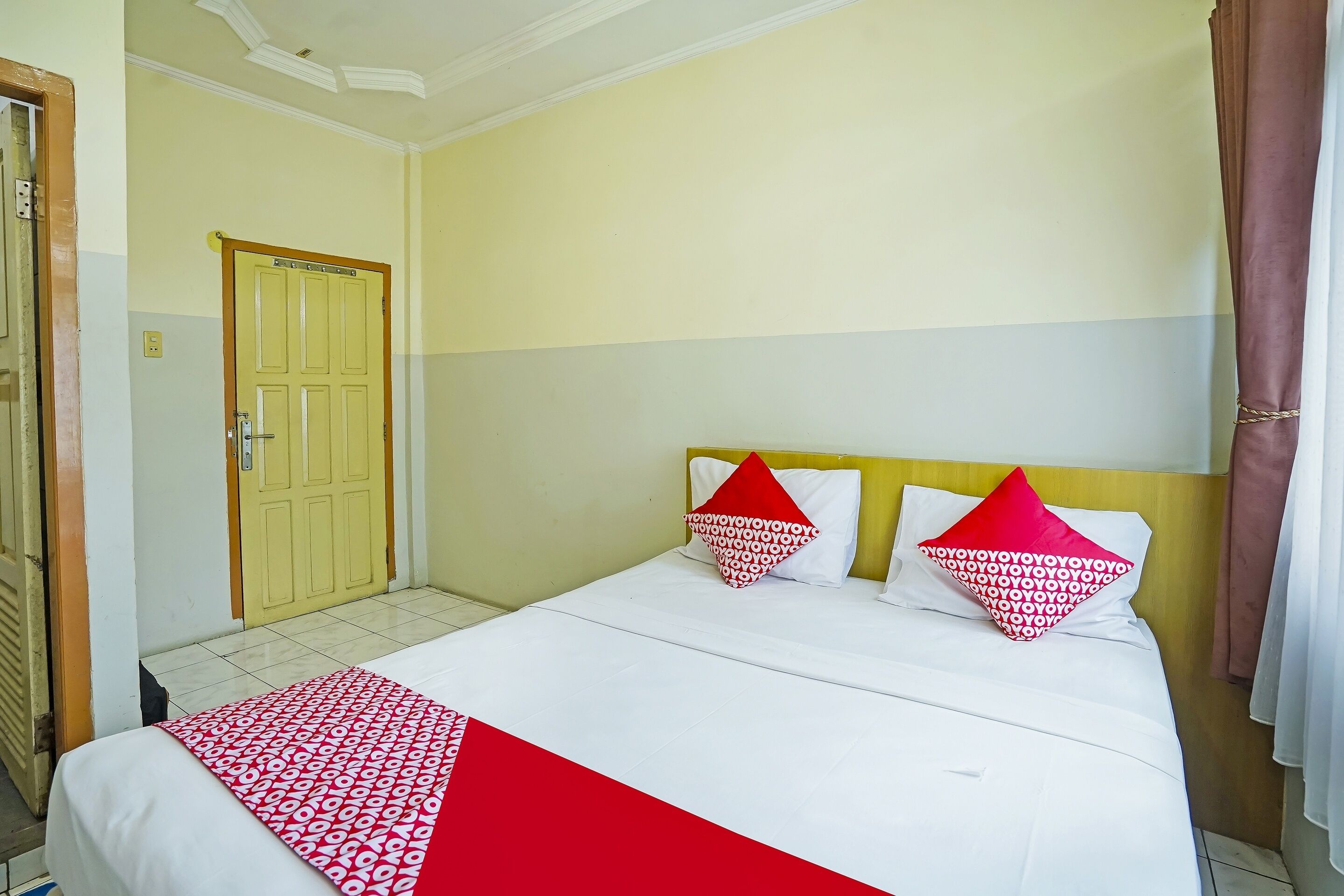 Photo - OYO 90390 Hotel Rd PremiumNearRSUD Station