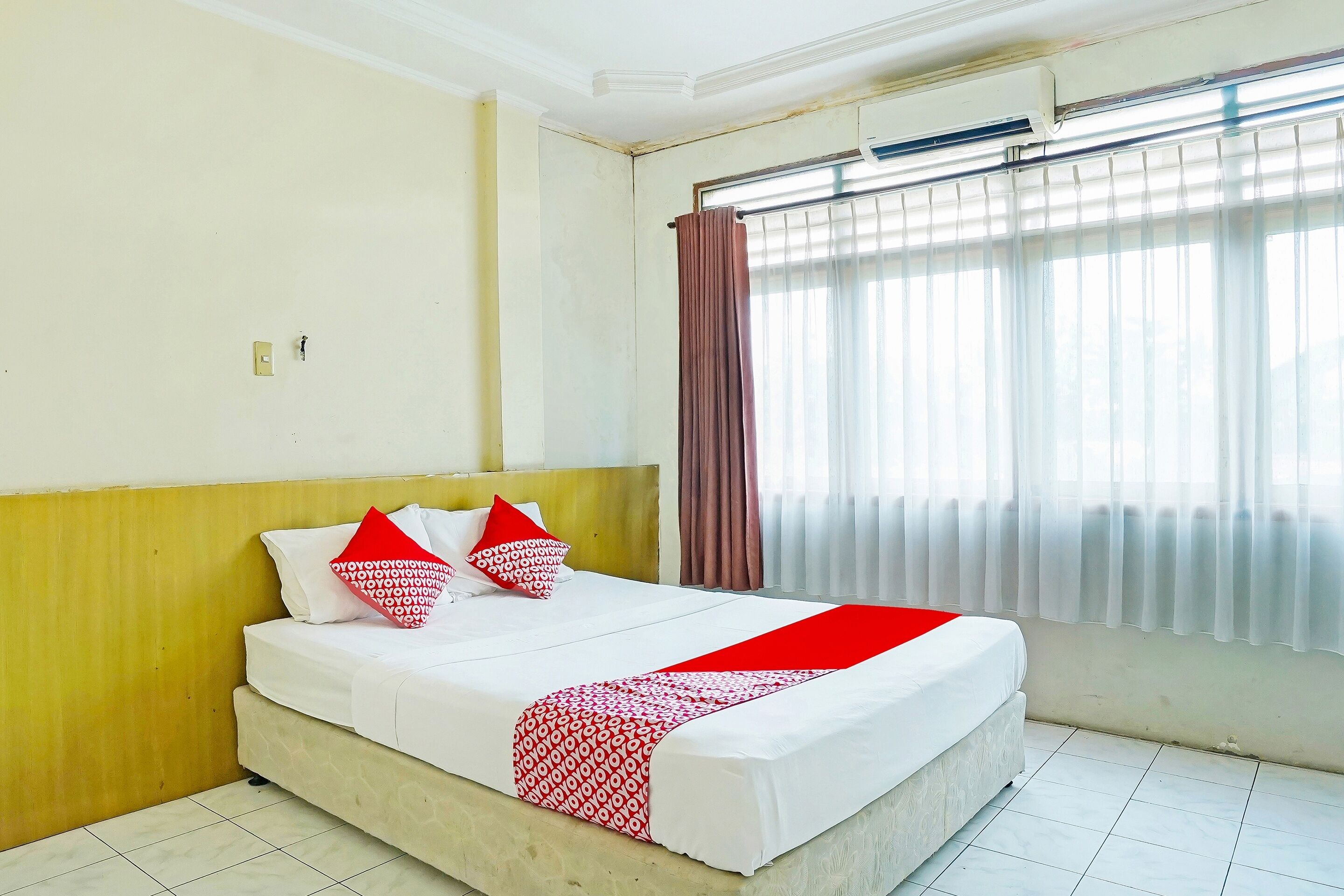 Photo - OYO 90390 Hotel Rd PremiumNearRSUD Station
