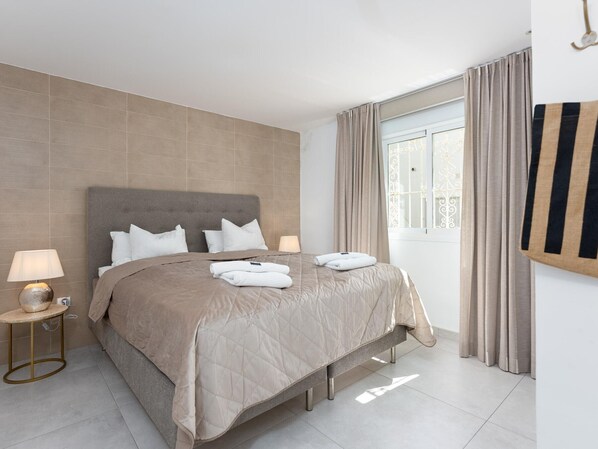 4 bedrooms, free WiFi, bed sheets