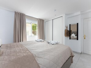 4 bedrooms, free WiFi, bed sheets