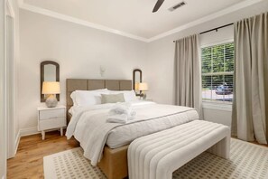 4 bedrooms, iron/ironing board, WiFi, bed sheets