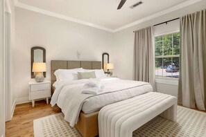 4 habitaciones, tabla de planchar con plancha, wifi y ropa de cama