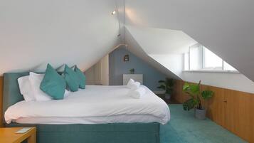 Cottage | 3 bedrooms, individually decorated, individually furnished, free WiFi