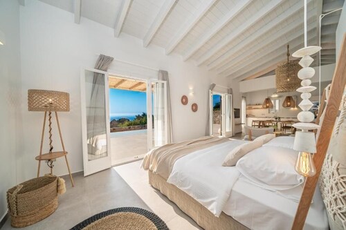 Summer Breeze Villa With Private Pool