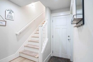 Interior - World Cup 2026 Home | 1.6 miles to Lumen Field (Seattle)