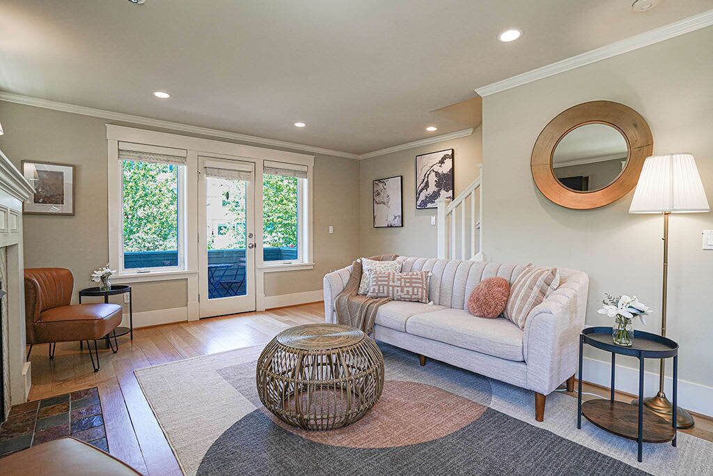 TV, fireplace, offices