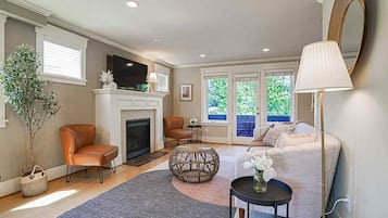 TV, fireplace, offices