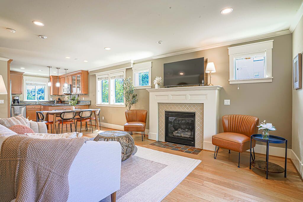 TV, fireplace, offices