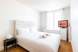 3 Schlafzimmer, Schreibtisch, Bügeleisen/Bügelbrett, Bettwäsche