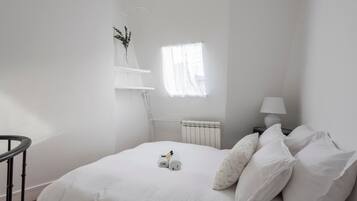 1 chambre, bureau, fer et planche Ă repasser, accĂšs Internet