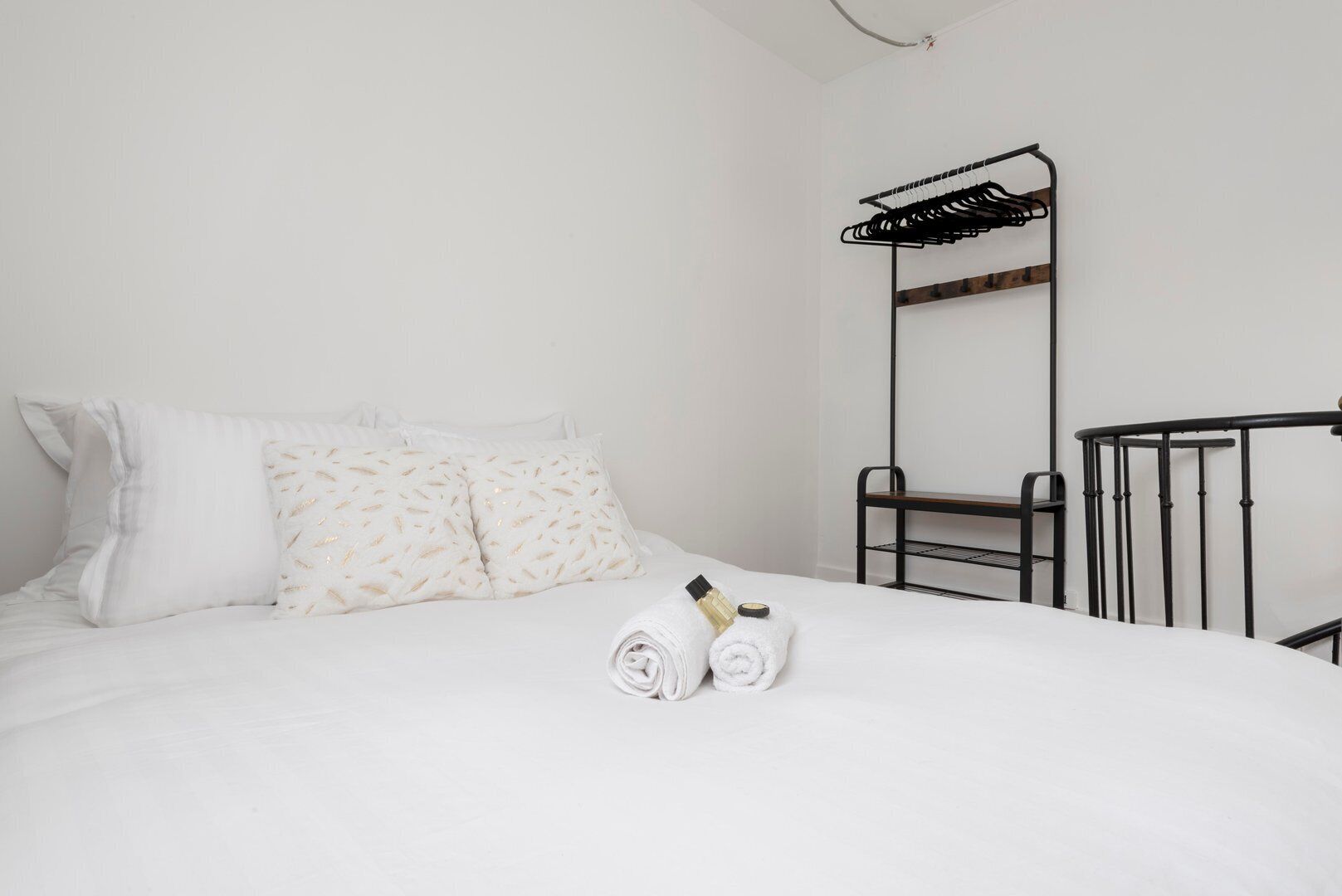 1 bedroom, desk, iron/ironing board, internet