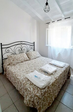 2 bedrooms, WiFi, bed sheets