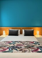 Premium bedding, down duvets, iron/ironing board, free WiFi