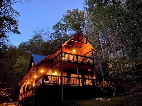 Exterior - Blues Moon RRG - Hot tub | Wifi | Foosball Table! (Stanton)