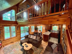 Fernseher, Kamin, Tischfußball