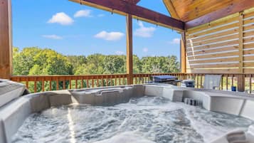 Bain à remous extérieur