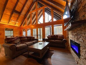 Televisión y chimenea 