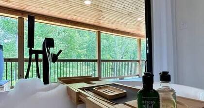 Inverness Cabin - romantic, luxury, hot tub, sauna