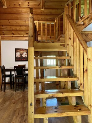 Interior - Mammoth Arch | Hot Tub | RRG | Near Nada Tunnel (Stanton)