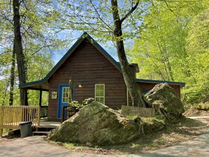 Exterior - Mammoth Arch | Hot Tub | RRG | Near Nada Tunnel (Stanton)