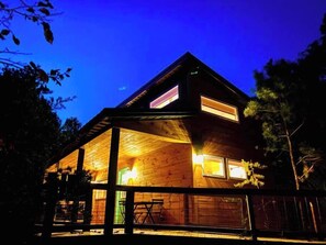 Exterior - Muir's Retreat - Hot Tub | Pet Friendly | Private | Located Just Minutes from Nada Tunnel! (Stanton)