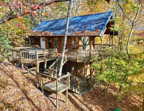 Exterior - Sandstone • Hot Tub, Deck & Forest Views, Pets OK! (Stanton)