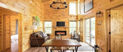 TV, fireplace