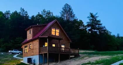 Smallwood Cabin-RRG-LUX-hot tub | wifi