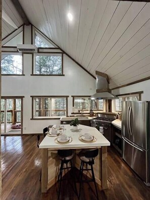 Refrigerador, horno, parrilla de estufa y lavavajillas 