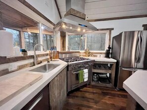 Refrigerador, horno, parrilla de estufa y lavavajillas 