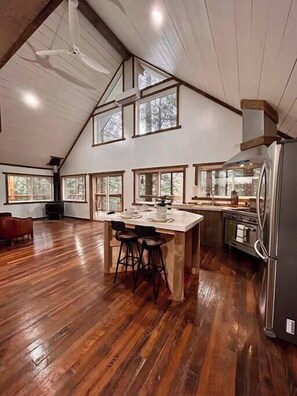 Refrigerador, horno, parrilla de estufa y lavavajillas 