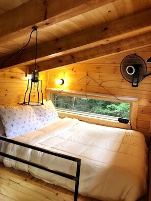 2 bedrooms, bed sheets
