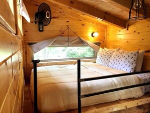 2 bedrooms, bed sheets