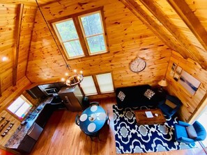 TV - Timberview - Central RRG with WiFi, Hot Tub, Fire Pit (Pine Ridge)
