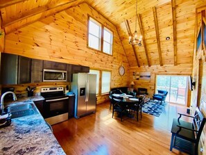 Fridge, microwave, oven, stovetop - Timberview - Central RRG with WiFi, Hot Tub, Fire Pit (Pine Ridge)