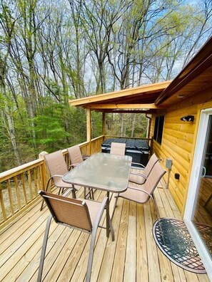 Outdoor dining - Timberview - Central RRG with WiFi, Hot Tub, Fire Pit (Pine Ridge)