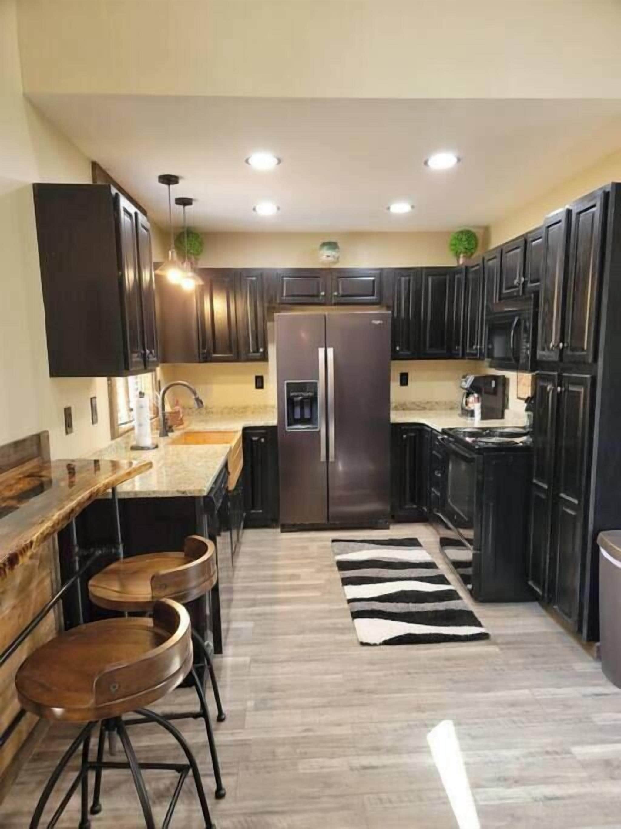 冰箱、微波炉、烤箱、炉灶