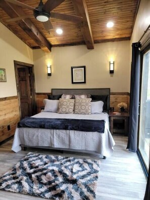 2 室のベッドルーム、アイロン / アイロン台、WiFi、ベッドシーツ