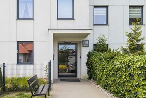 Unclassified image, 3 of 21, button