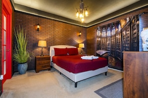 4 bedrooms, desk, iron/ironing board, WiFi - Luxurious 4BR w/ Private Pool in Tuscan Hills 313 (Davenport)
