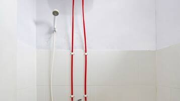Deluxe Double Room | Bathroom | Shower